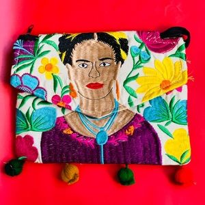 Crossbody🌸🌺•Frida Kahlo• Handmade in Belize
